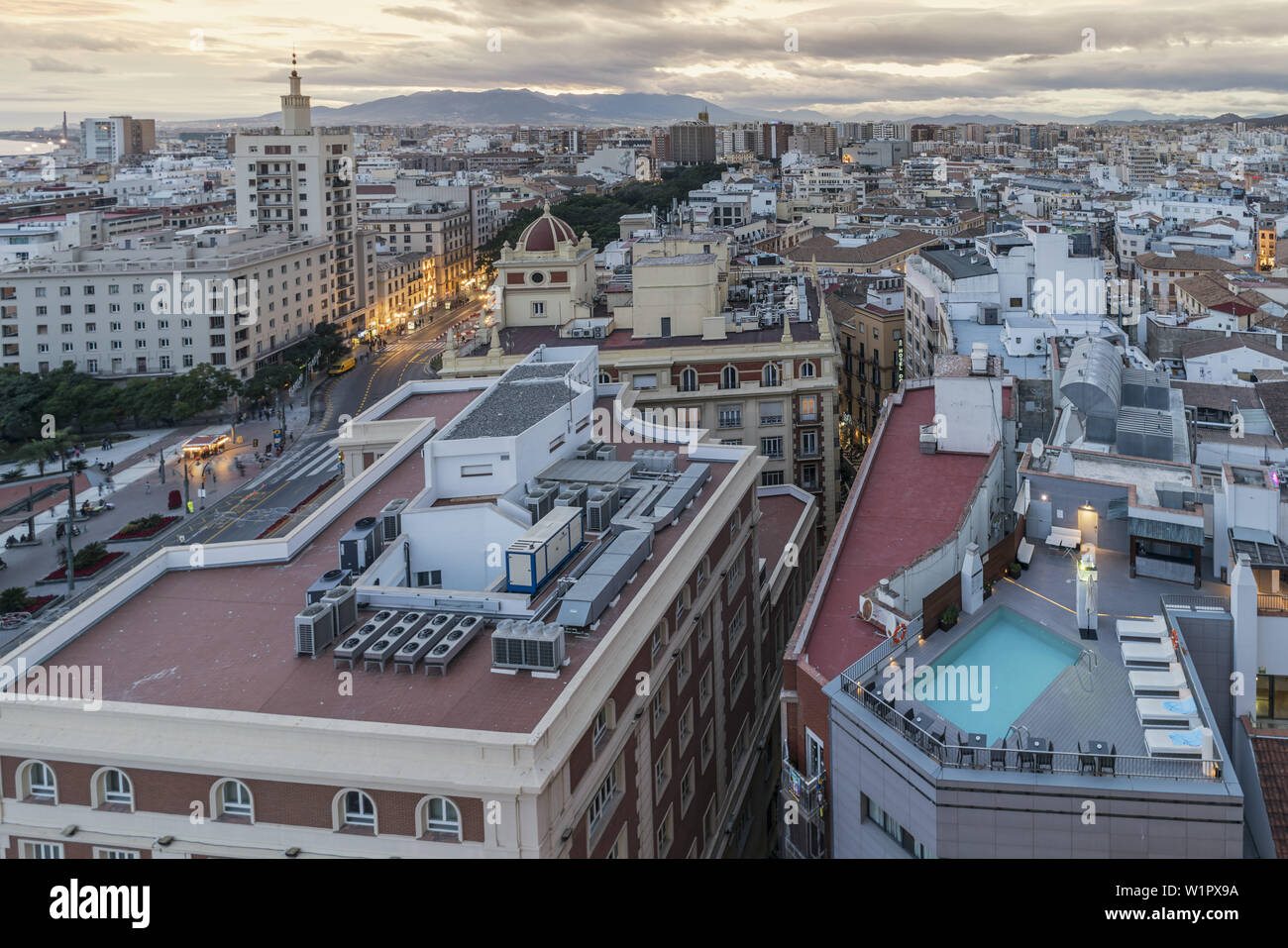 Vue panoramique vue de l'établissement AC Hotel Malaga Palacio Malaga, Andalousie, Espagne Banque D'Images