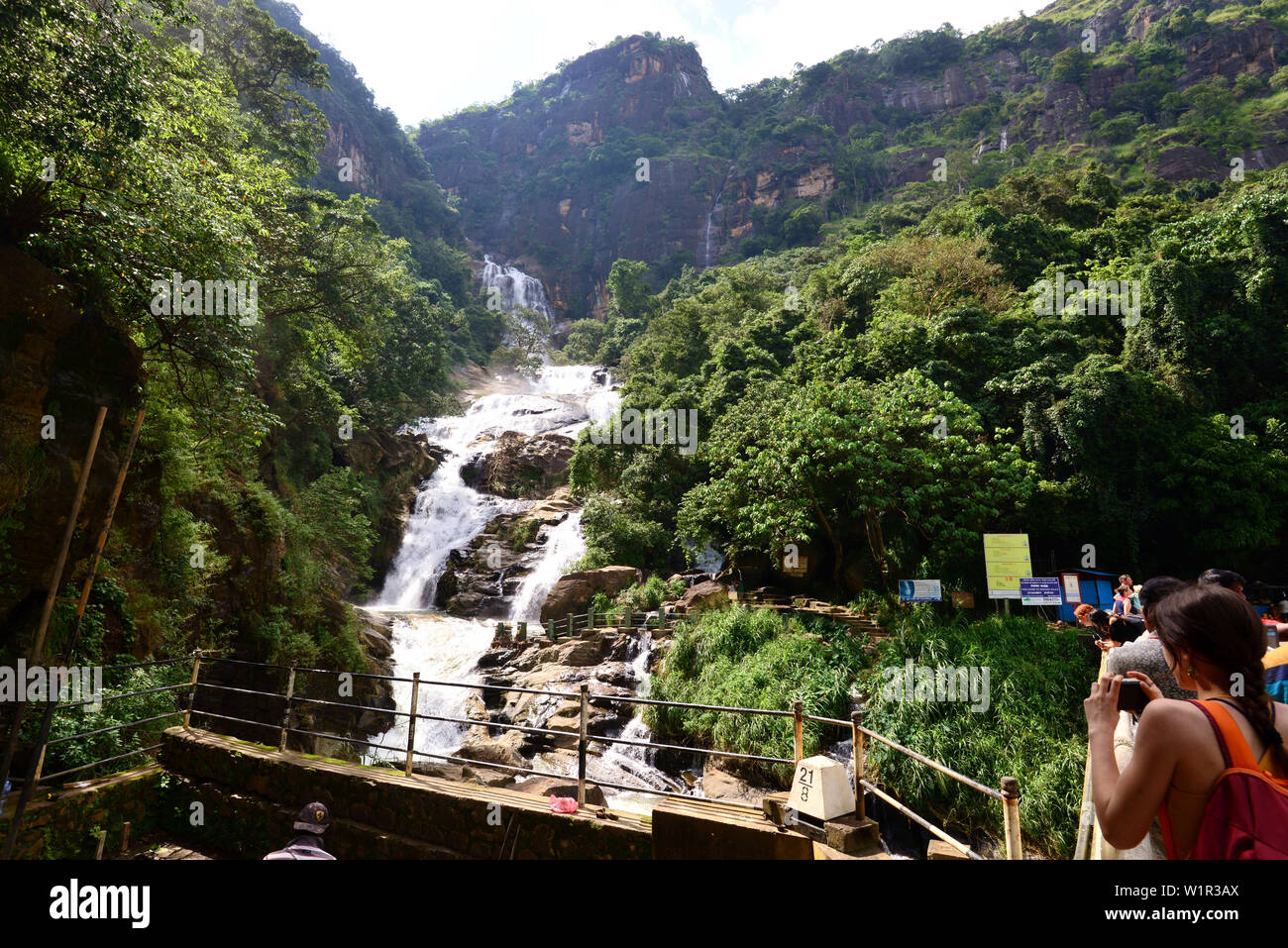 Ravana cascades près de Ella, montagnes du Sud, Sri Lanka Banque D'Images