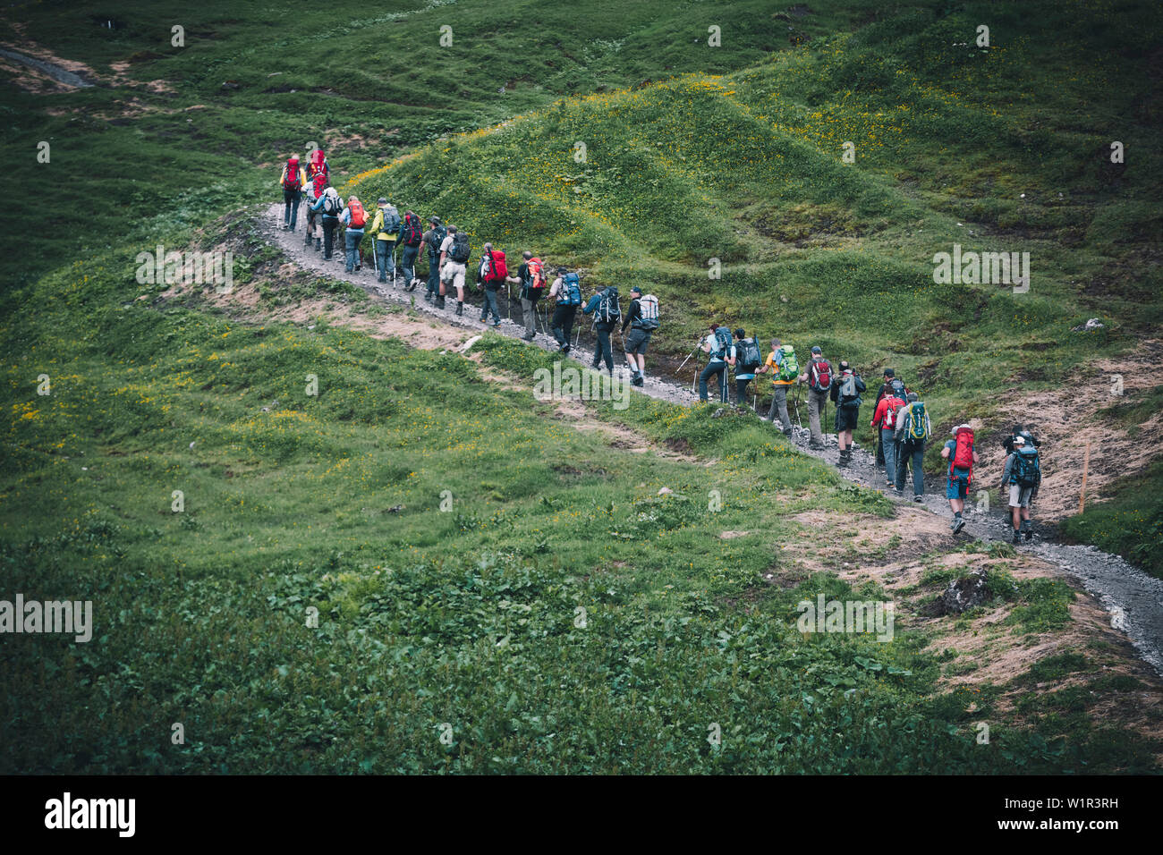 Les grandes randonnées sur la montée, E5, 1er étage, Alpenüberquerung Sperrbachtobel Kemptnerhütte à Oberstdorf, Allgäu, Bavière, Allemagne, Alpes Banque D'Images