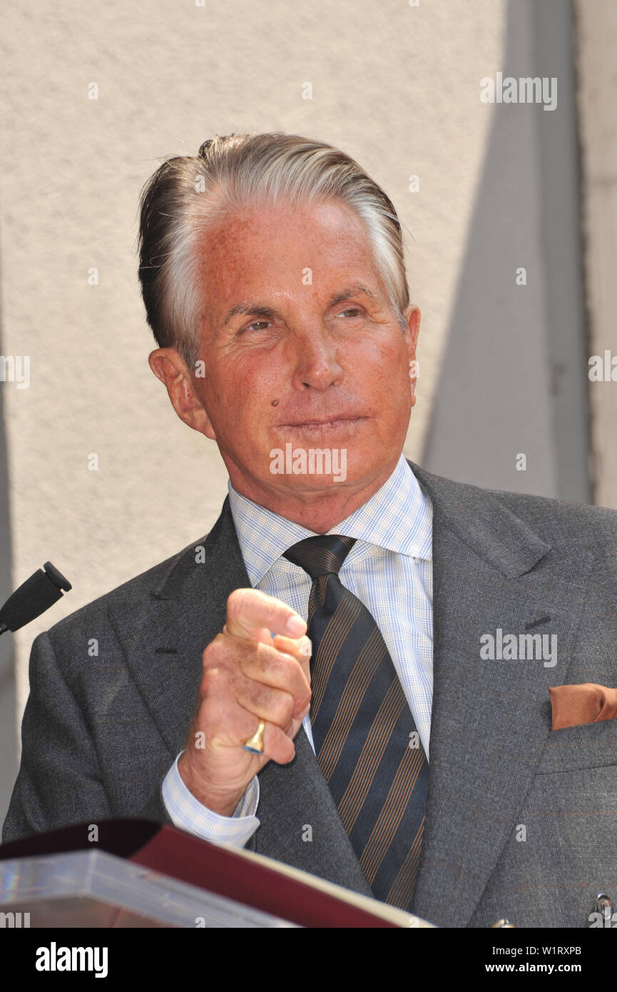 LOS ANGELES, CA. 12 août 2009 : l'acteur George Hamilton a été honoré aujourd'hui avec le 2,388ème étoile sur le Hollywood Walk of Fame. © 2009 Paul Smith / Featureflash Banque D'Images