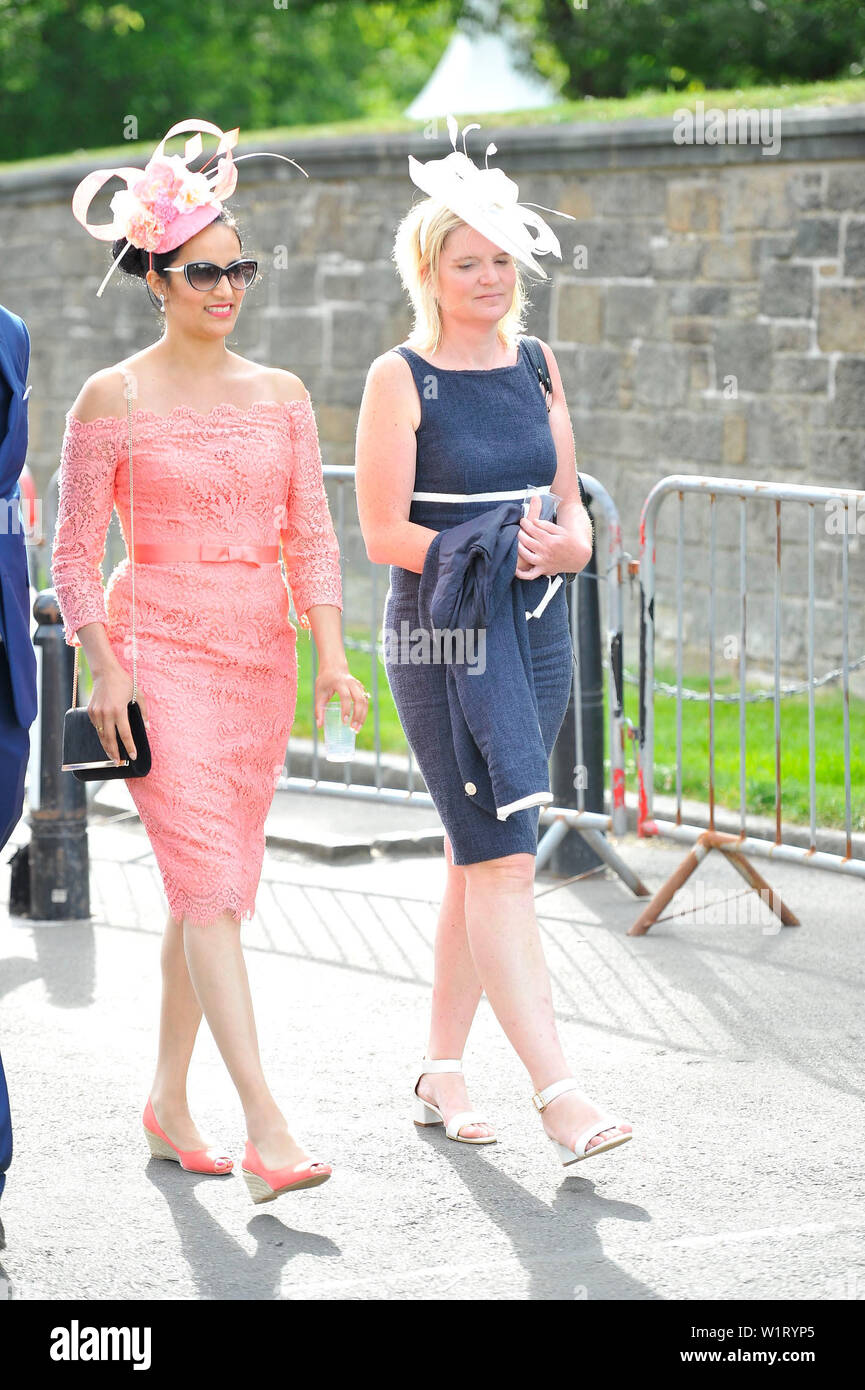 Edinburgh, Royaume-Uni. 3 juillet 2019. Sa Majesté la Reine a organisé sa fête champêtre annuelle au palais de Holyroodhouse à Edimbourg en Écosse au cours de la semaine Royal. Sa Majesté la Reine's Garden Party a réuni des gens de toutes les origines et de tous les horizons. Le soleil fait une apparition fantastique et l'orchestre a joué de la musique entraînante et des reprises de bien connu des nombres. Vous pourrez savourer un thé l'après-midi avec sandwichs, gâteaux et chocolats royal. Crédit : Colin Fisher/Alamy Live News Banque D'Images