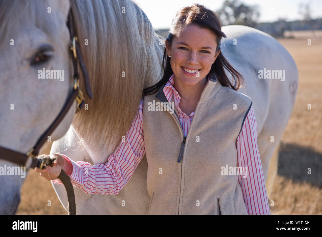 Portrait de femme avec son cheval Banque D'Images