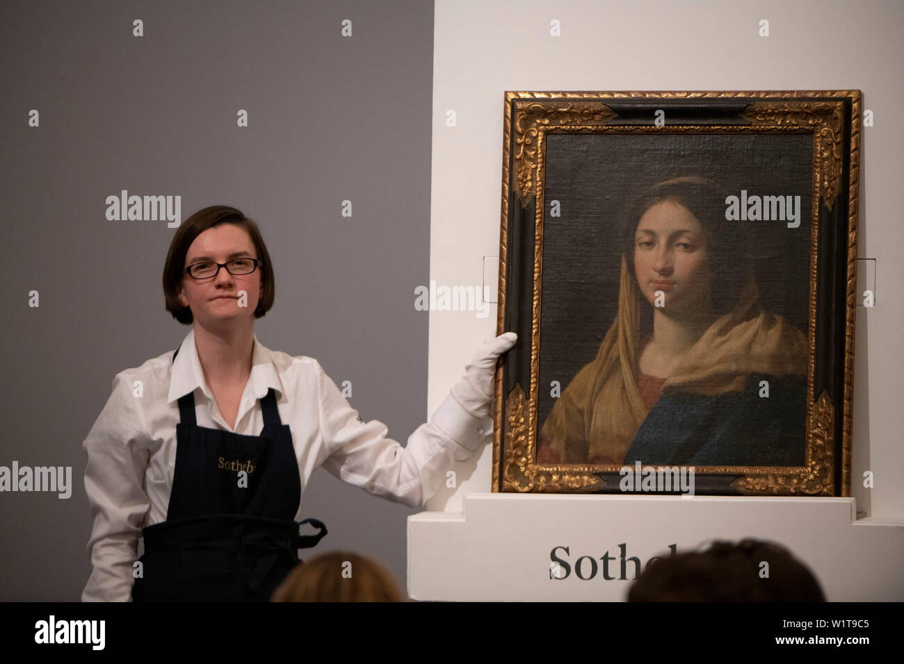 Sotheby's, Londres, Royaume-Uni. 3 juillet 2019. L'été d'anciens maîtres vente du soir propose des peintures du 14e - 19e siècle par plusieurs des plus importants peintres de l'art occidental met en évidence : un chef-d'œuvre de chaque de la plus grande des peintres de paysage - Turner, Constable et Gainsborough - et œuvres extraordinaires de l'époque Baroque par Ribera et l'extrêmement rares Johann Liss. Image : Simon Vouet, étude d'une jeune femme comme la Vierge. Credit : Malcolm Park/Alamy Live News. Banque D'Images