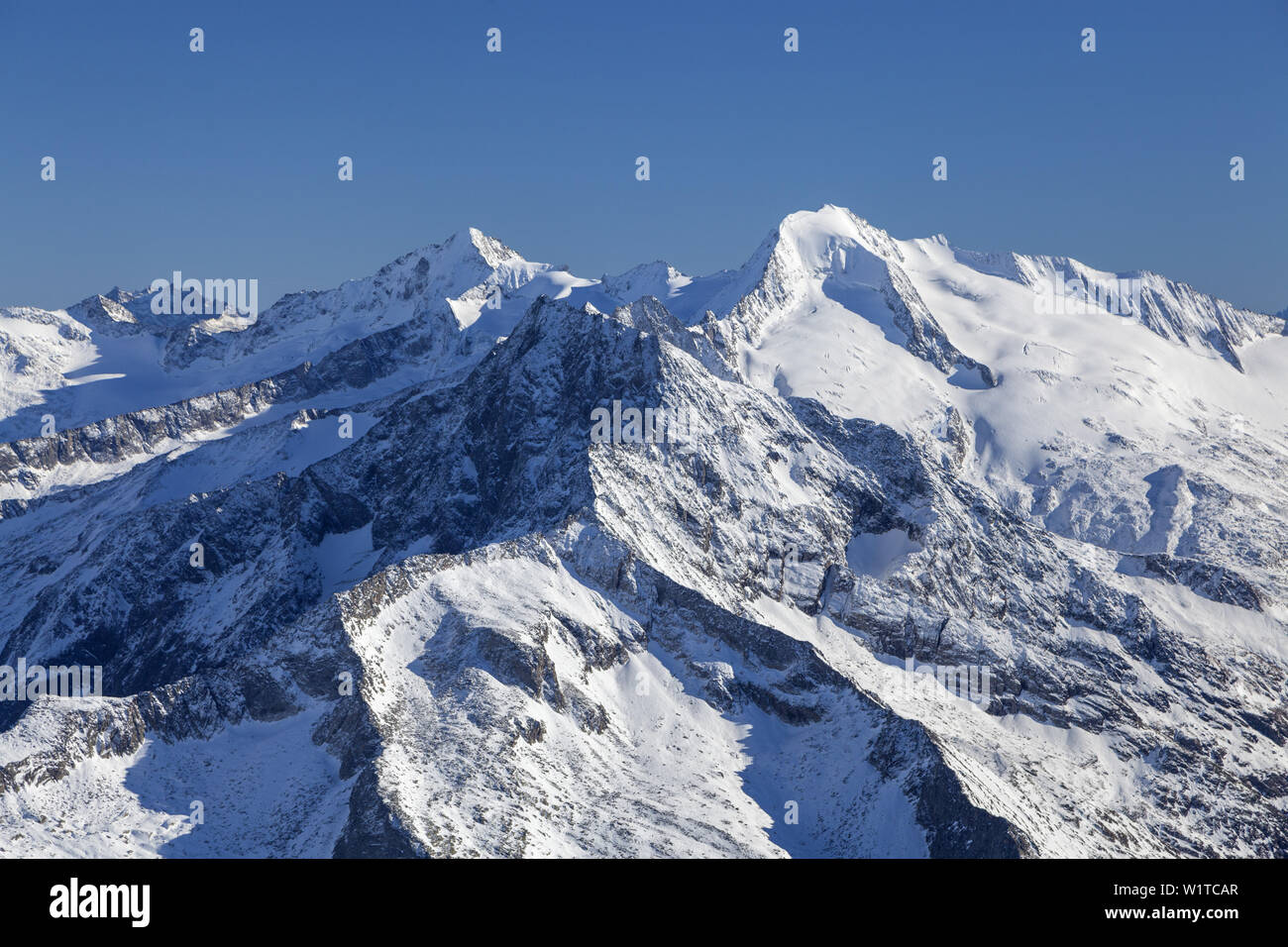 Vue de l'Gefrorene-Wand Schönbichlerhorn-Spitzen de und Großer Möseler montagnes dans les Alpes de Zillertal, Hintertux, Tyrol, Autriche, Europe Banque D'Images