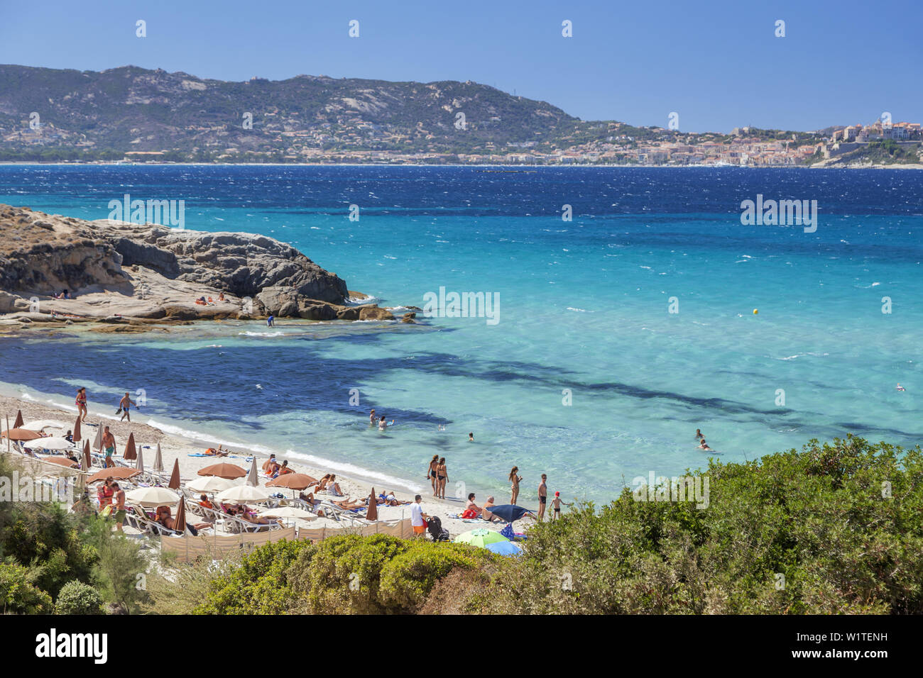 Dans la plage Arinella, Corse, sud de la France, France, Europe du Sud Banque D'Images