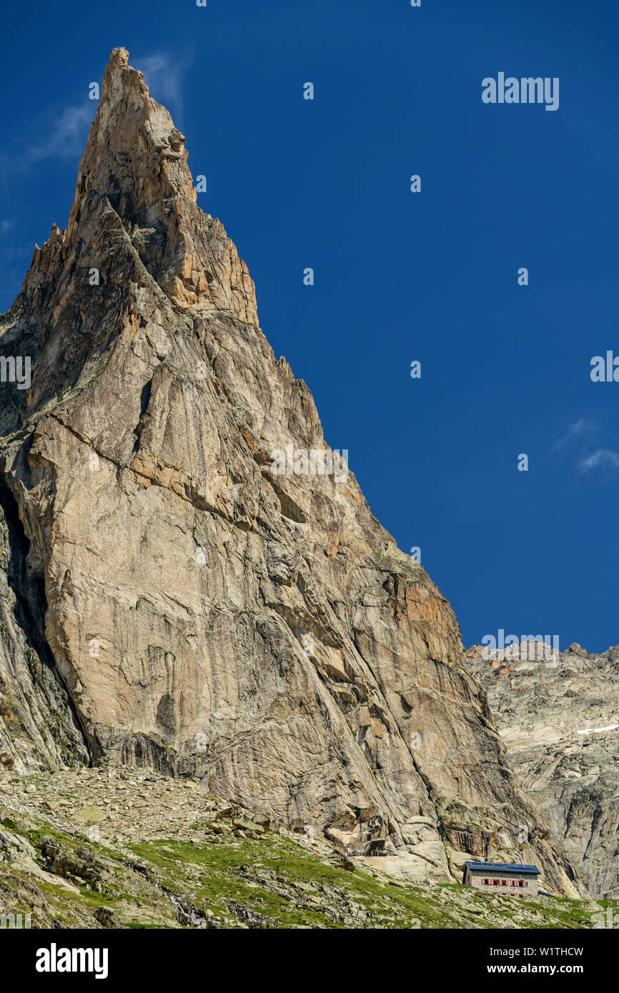 Refuge refuge du Soreiller (Dibona avec aiguille Dibona, cabane Refuge du Soreiller (Dibona, Ecrins, Parc National des Écrins, Dauphine, Dauphiné, Hautes Alpes, France Banque D'Images