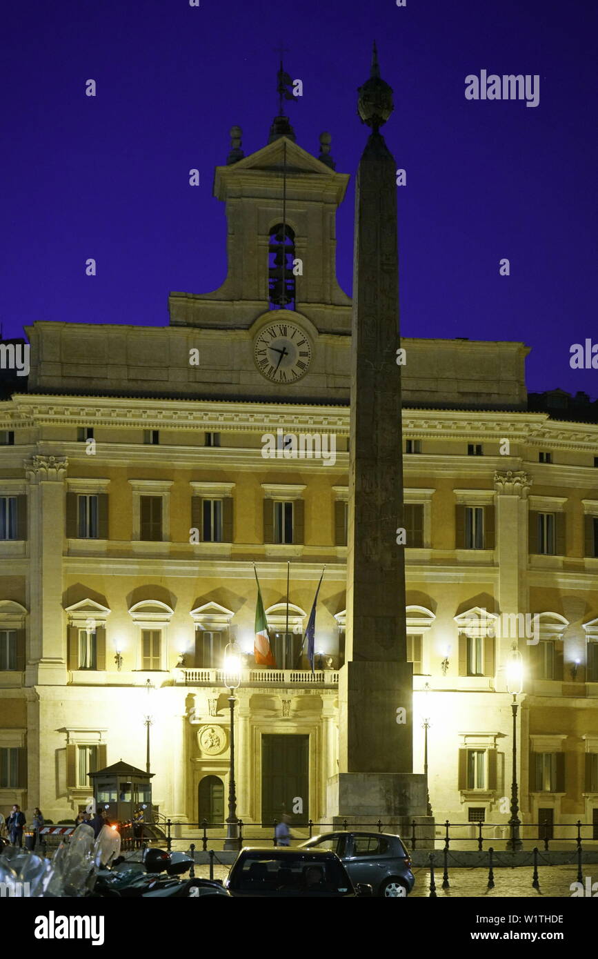 Le Palais Montecitorio, siège de la Chambre des députés. Bâtiment du Parlement italien, Rome, Italie Banque D'Images