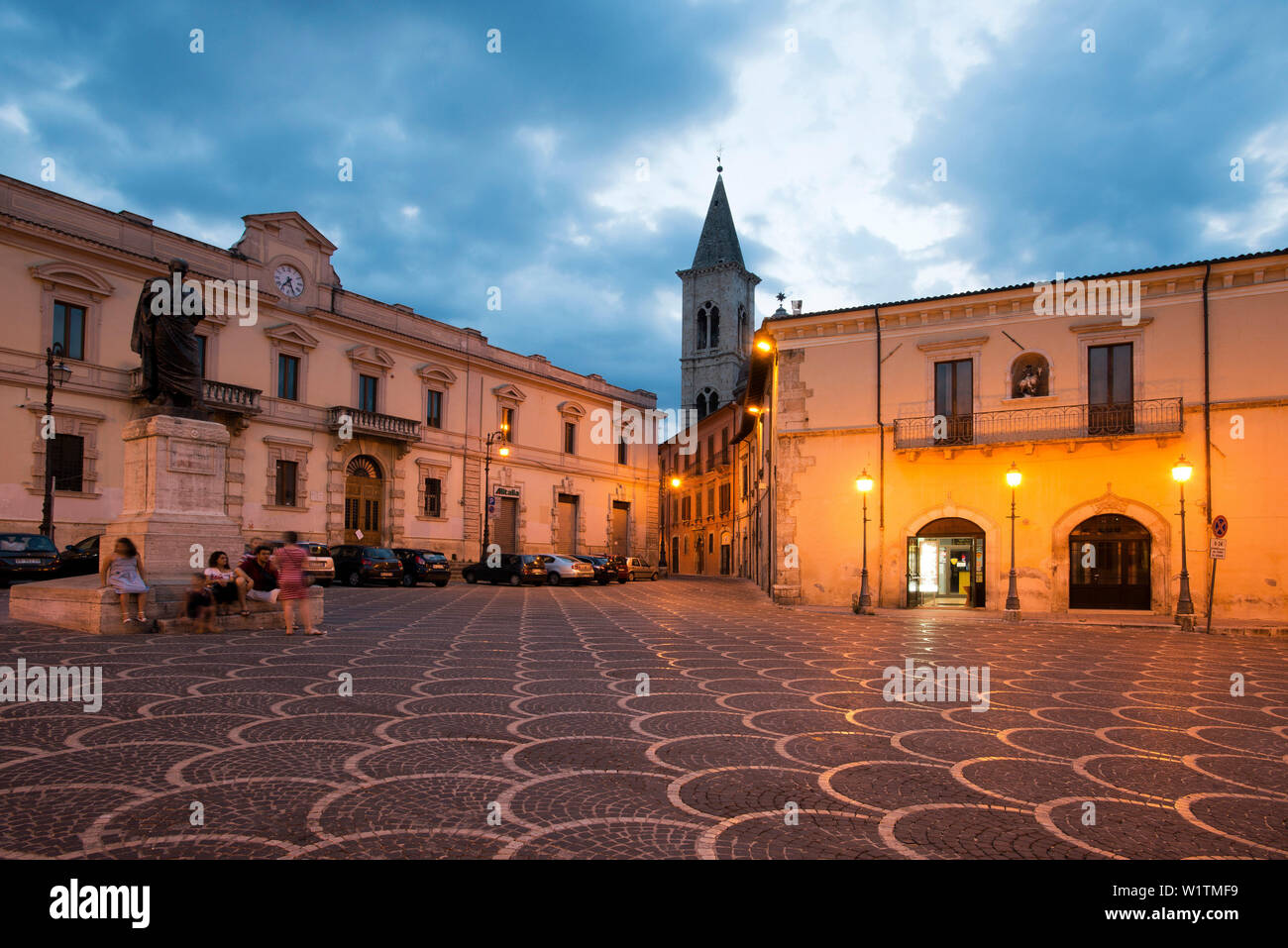 Sulmona au coeur de la Vallées Peligno est une des plus belles villes de la région des Abruzzes Banque D'Images