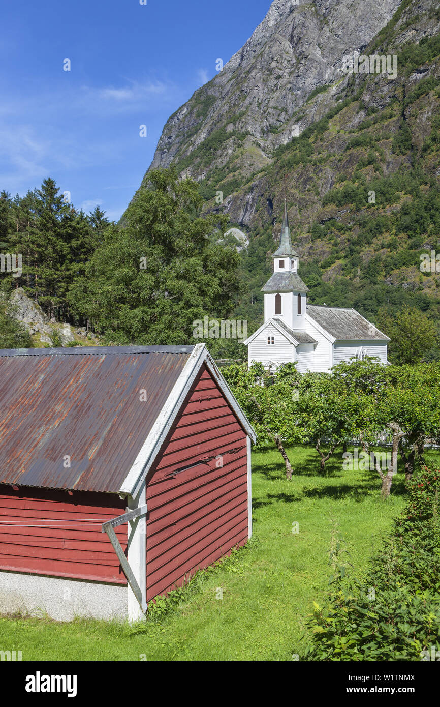 Église dans le Nærøyfjord, une succursale de Sognefjord, Bakka, Sogn og Fjordane, Fjord Norway, sud de la norvège, Norvège, Scandinavie, Europe du Nord, Europe Banque D'Images