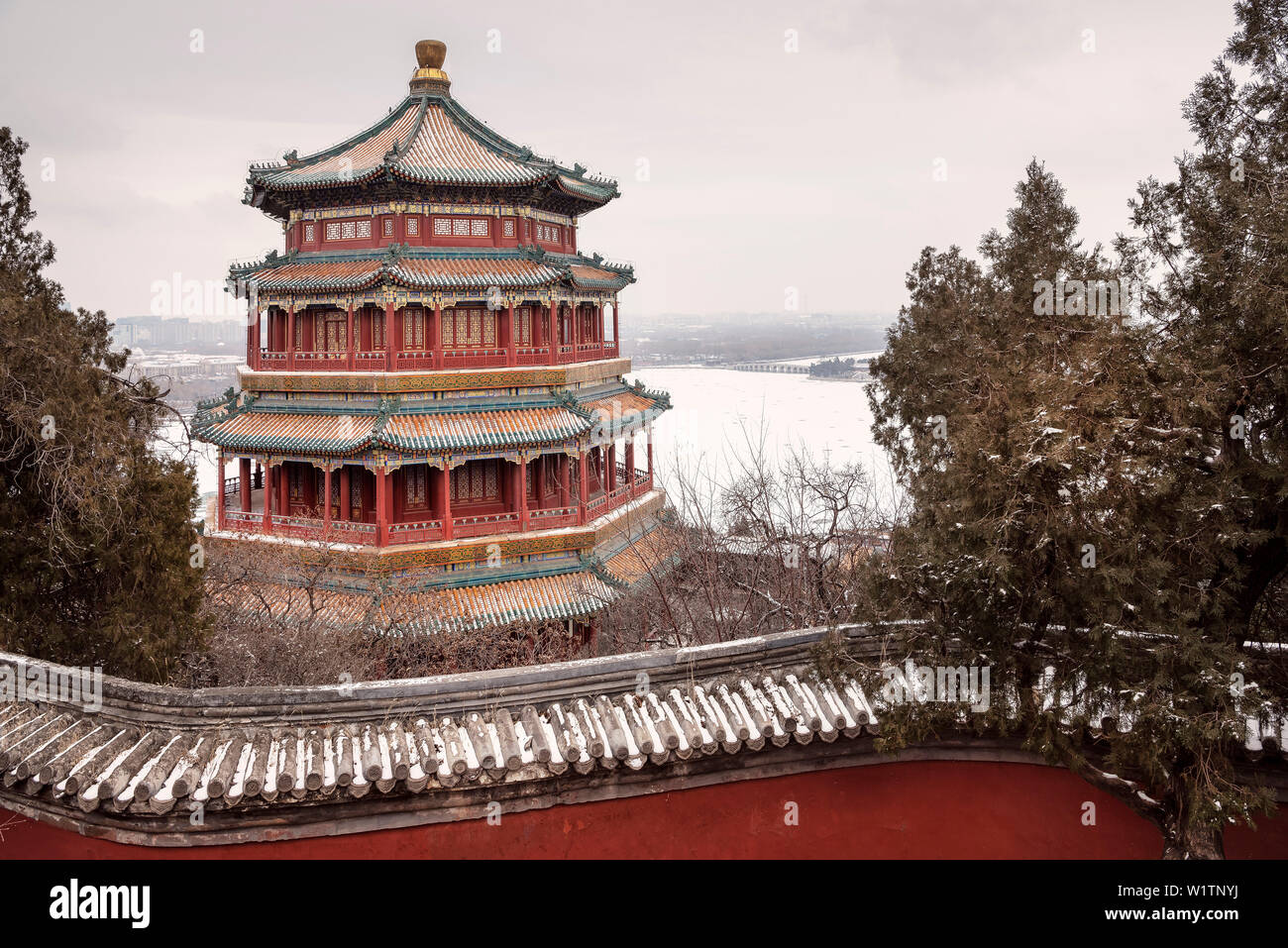 Nouveau Palais d'été de Beijing en hiver, vue sur le Lac de Kunming, Chine, Asie, UNESCO World Heritage Banque D'Images