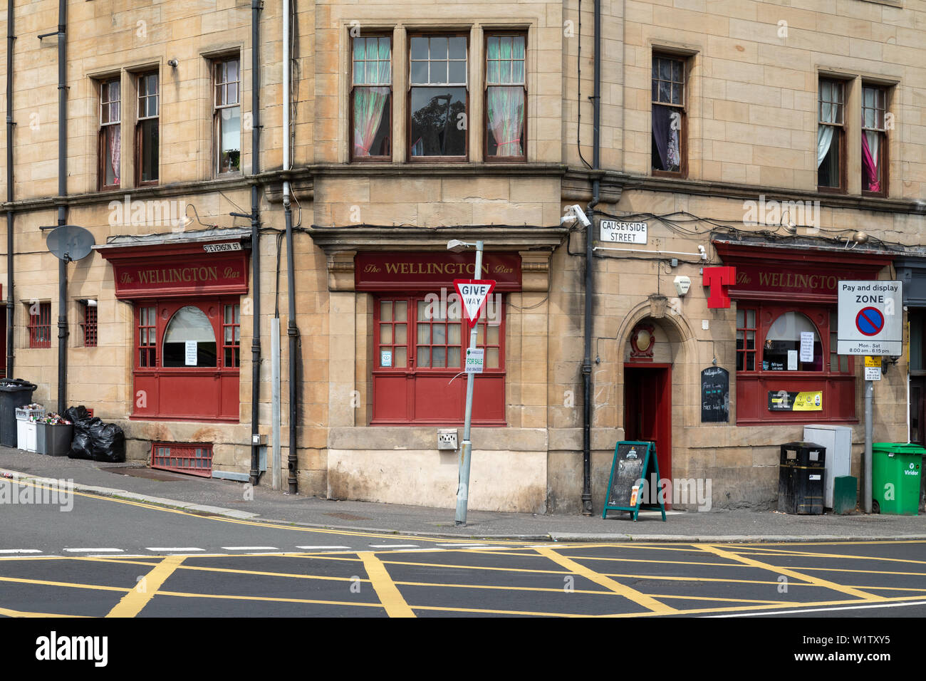 Le bar sur la rue Wellington à Causeyside Rue Stevenson, Paisley, Renfrewshire, en Écosse Banque D'Images