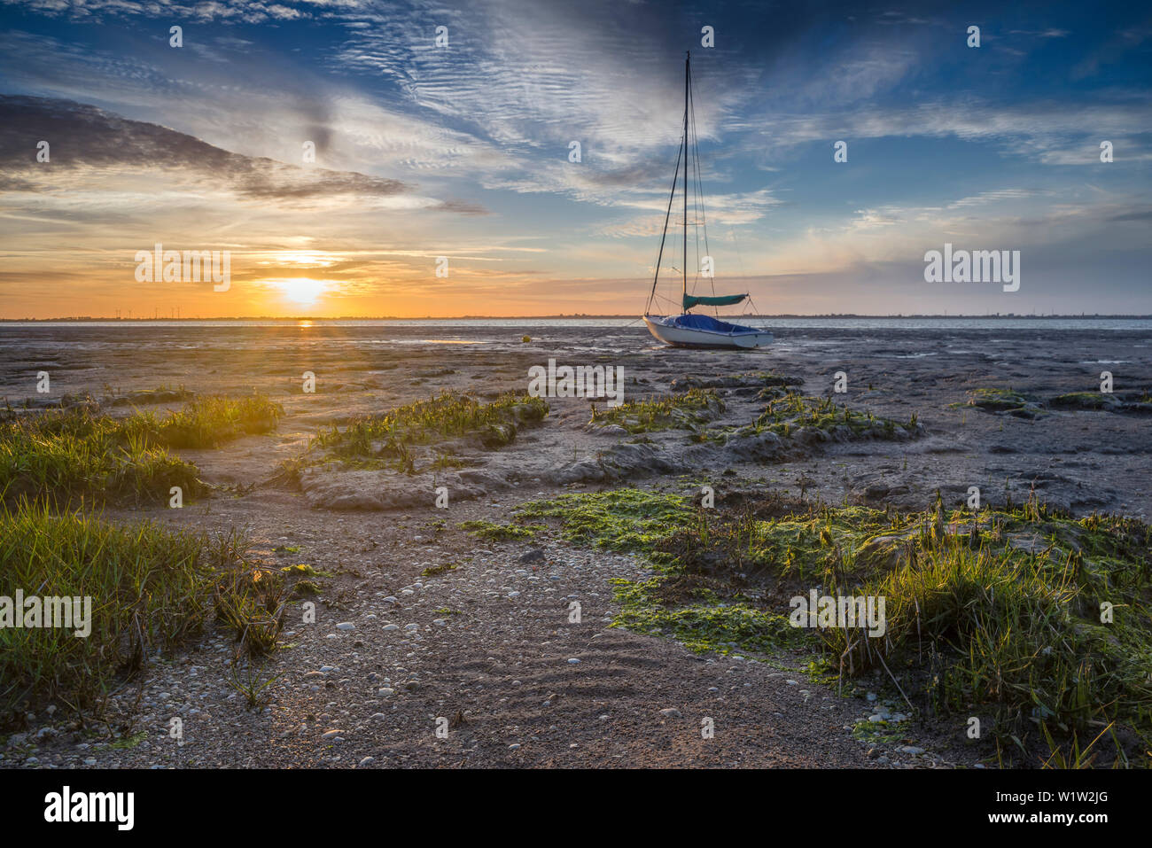 La mer des Wadden, voilier, coucher de soleil, Dangast, Varel, Friesland - quartier, Basse-Saxe, Allemagne, Europe Banque D'Images