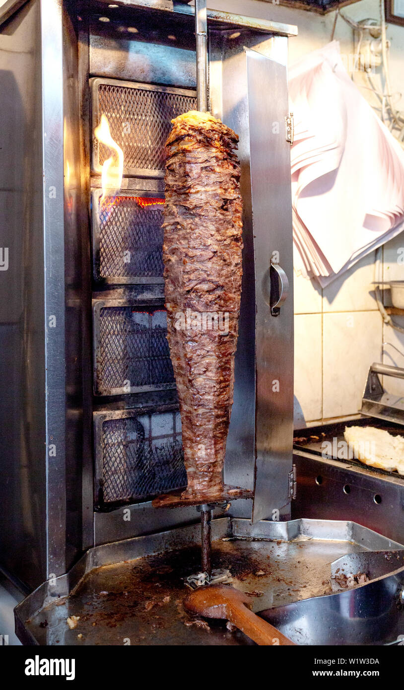 Doner kebab turc traditionnel sur perche Banque D'Images