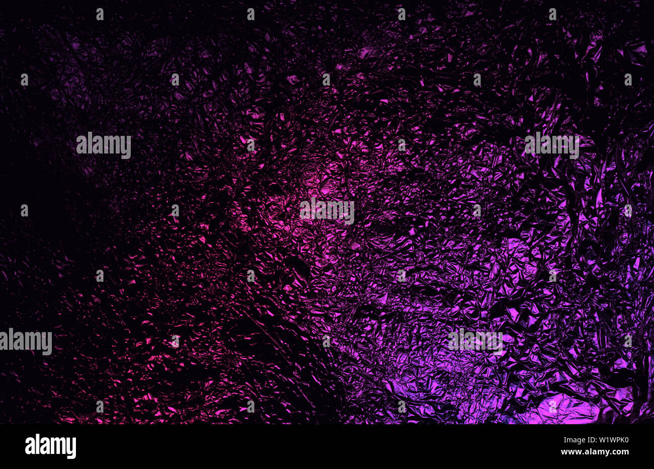 Abstract grunge espace violet aluminium froissé, titane aluminium brillant background Banque D'Images