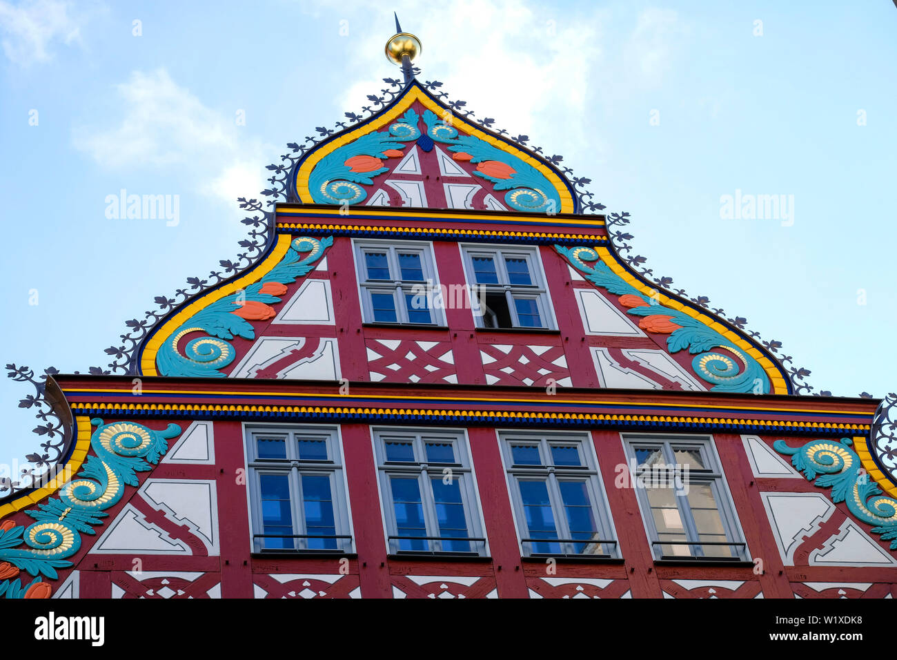 21.10.2018, Frankfurt am Main, Hesse, Allemagne - La cathédrale de Francfort, gable sur la façade latérale de la maison reconstruite à l'échelle d'or sur le s Banque D'Images