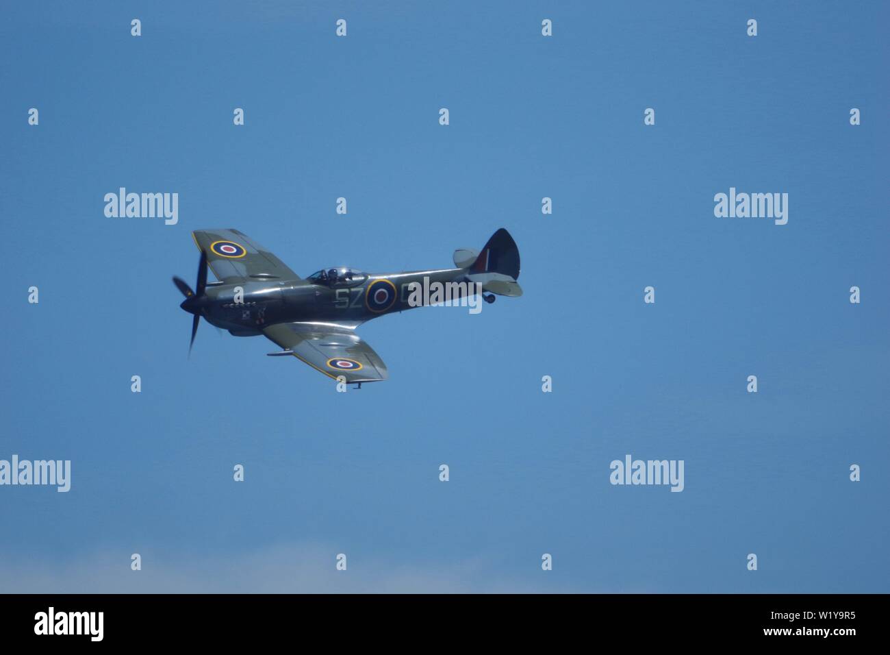 Aile clippée (Spitfire Mark MkXVIe TE311) Affichage à Torbay meeting aérien. Paignton, Devon, UK. Juin, 2019. Banque D'Images