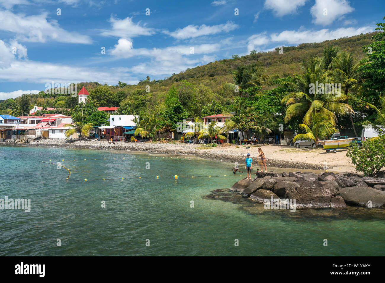 Deshaies village guadeloupe Banque de photographies et d’images à haute