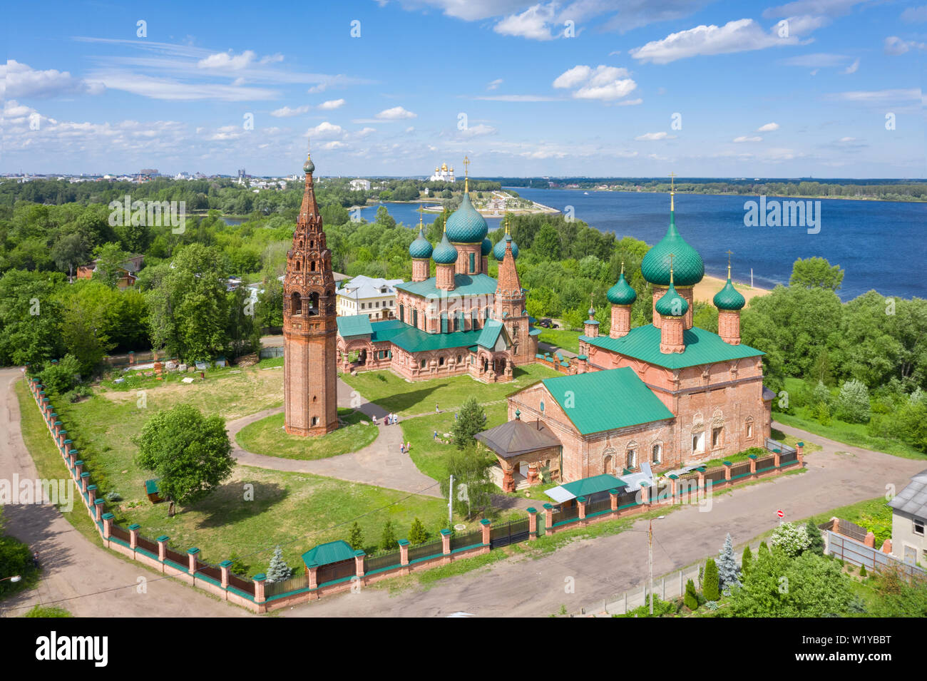 Vue aérienne du complexe des temples de Korovniki, Iaroslavl, Russie Banque D'Images
