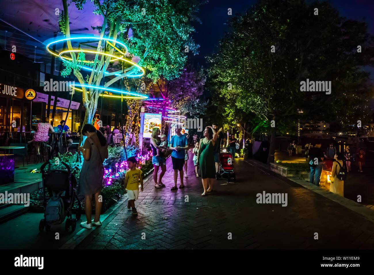 Singapour - Jun 30, 2019 : Singapore's plus grand carnaval Pokémon. Quayside Isle à Sentosa Cove est un commercial waterfront luxe et dinning complexe. Banque D'Images