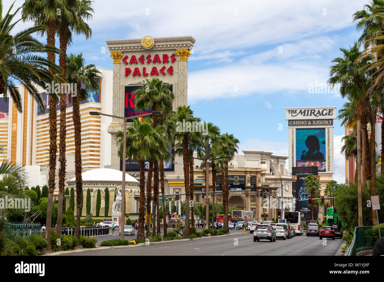 Strip de Las Vegas, casino et hôtels vue sur la ville dans la journée à  partir de la rue. Hôtel Caesars Palace et casi Photo Stock - Alamy