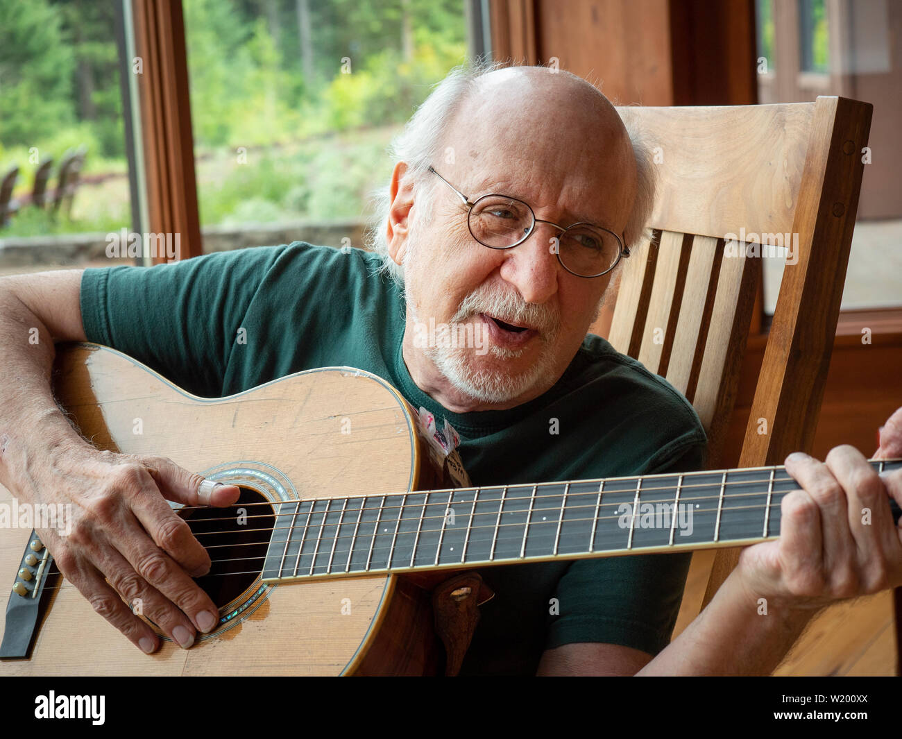 Chanteur de Peter Yarrow du groupe folklorique des années 1960, Peter Paul et Mary. Banque D'Images