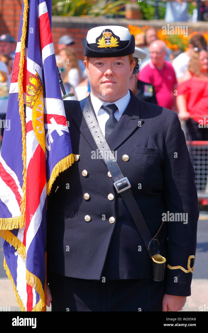 Une femme officier de marine présents à la Journée des Forces armées à Scarborough Banque D'Images