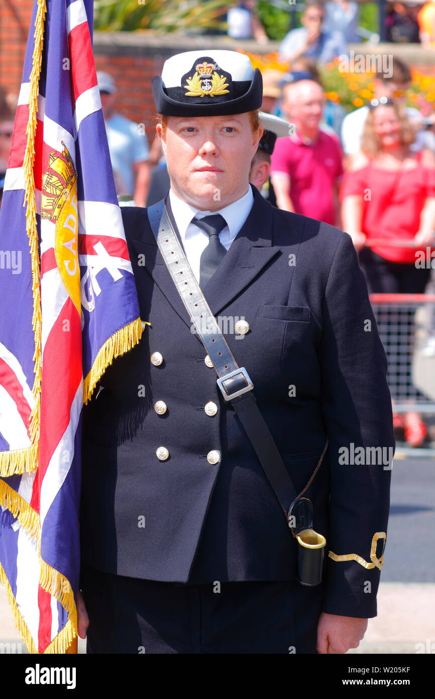Une femme officier de marine présents à la Journée des Forces armées à Scarborough Banque D'Images