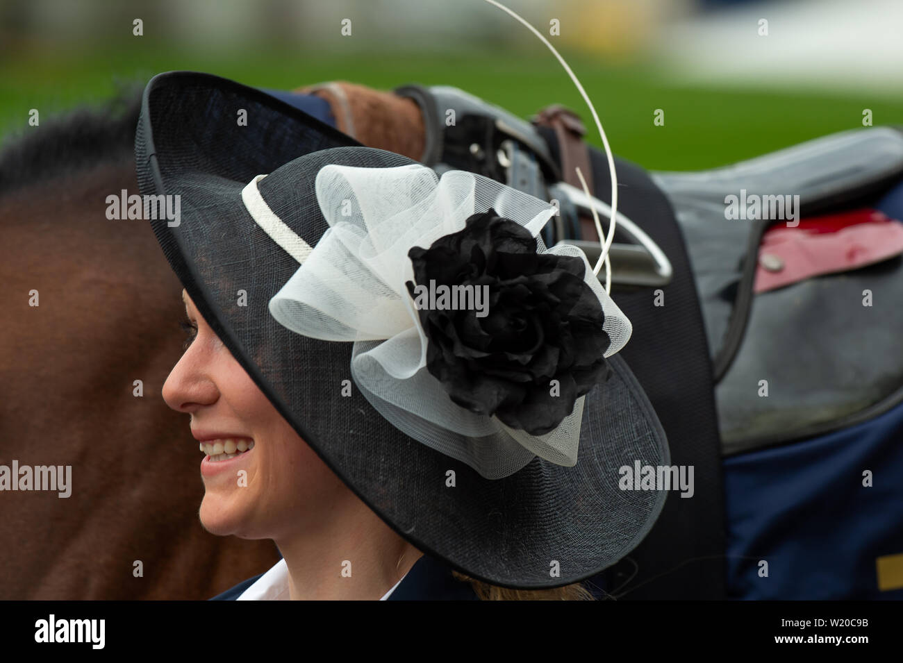 Ascot, Berkshire, Royaume-Uni. 18 Juin, 2019. Le premier jour de Royal Ascot, l''hippodrome d''Ascot. Credit : Maureen McLean/Alamy Banque D'Images