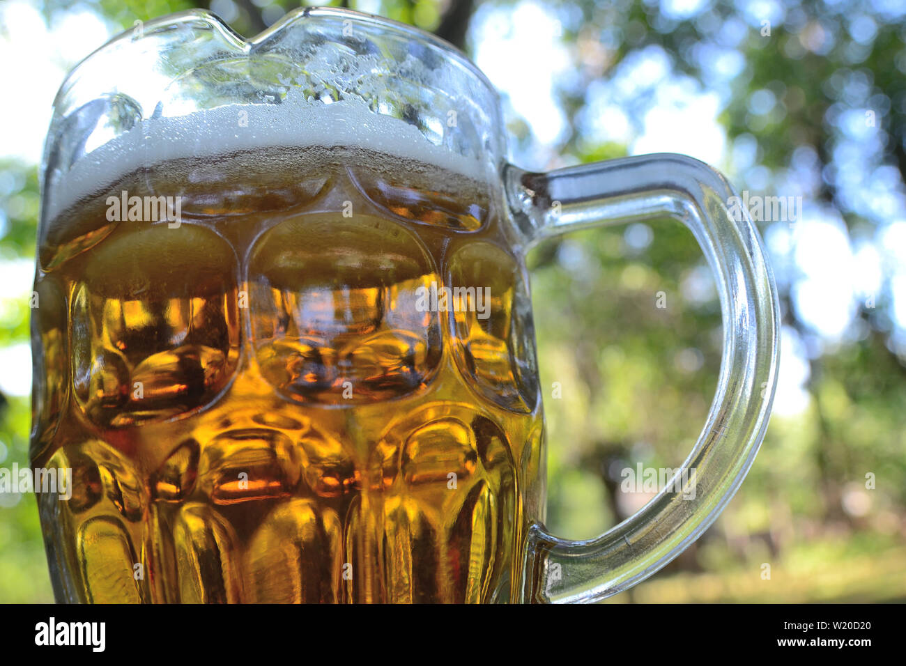 Mug verre de bière légère Banque D'Images