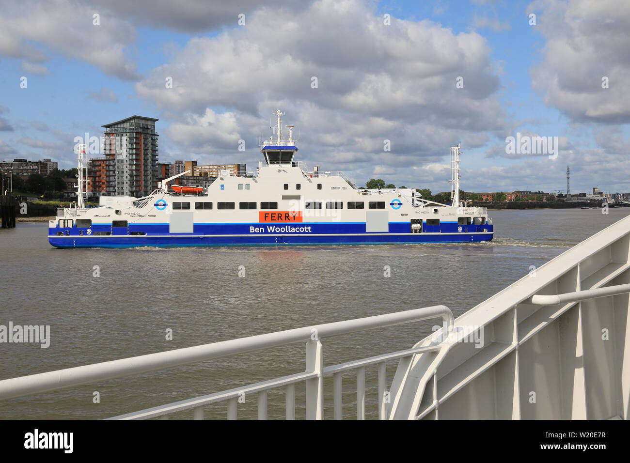 La Woolwich Ferry, un service gratuit reliant North Woolwich Woolwich et, pour les piétons, cyclistes, voitures, camionnettes et camions, dans l'Est de Londres, UK Banque D'Images