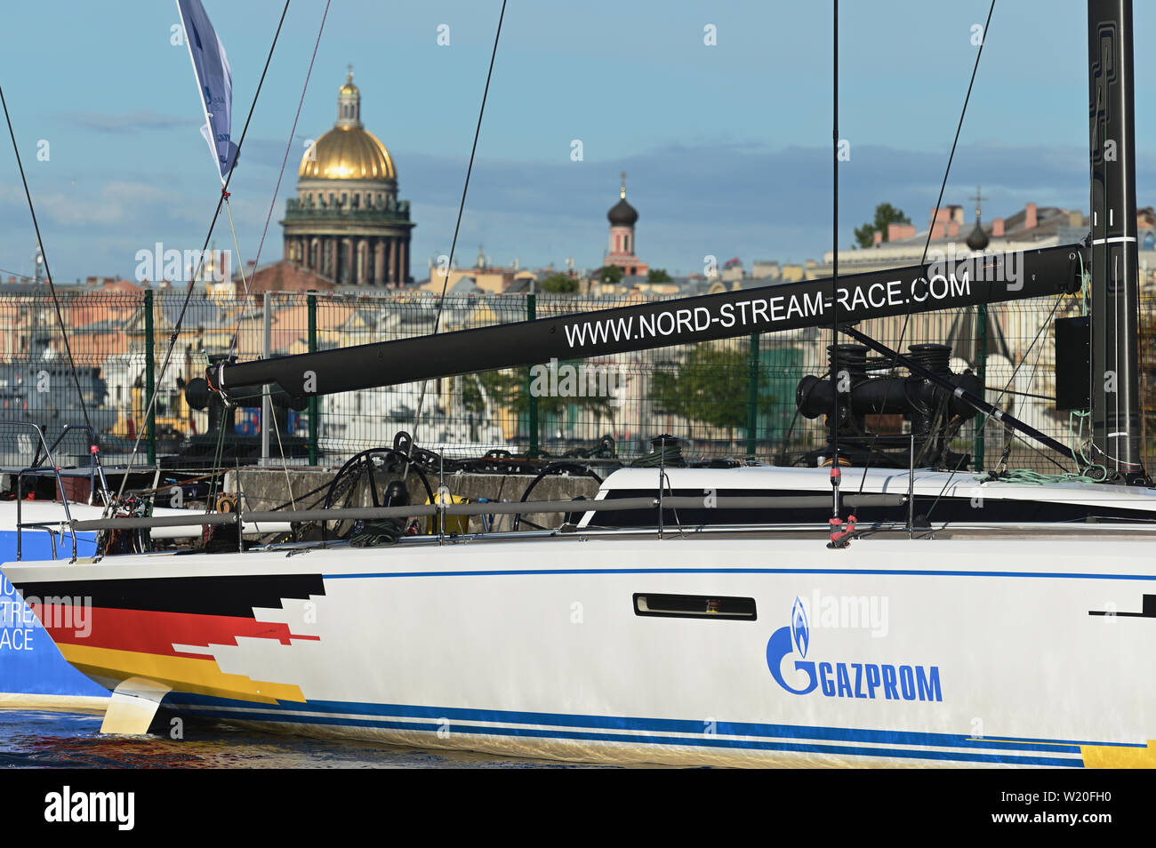 Location de l'équipe allemande a participé à la course à Nord Stream Le Lieutenant Schmidt embankment à Saint-Pétersbourg, Russie Banque D'Images