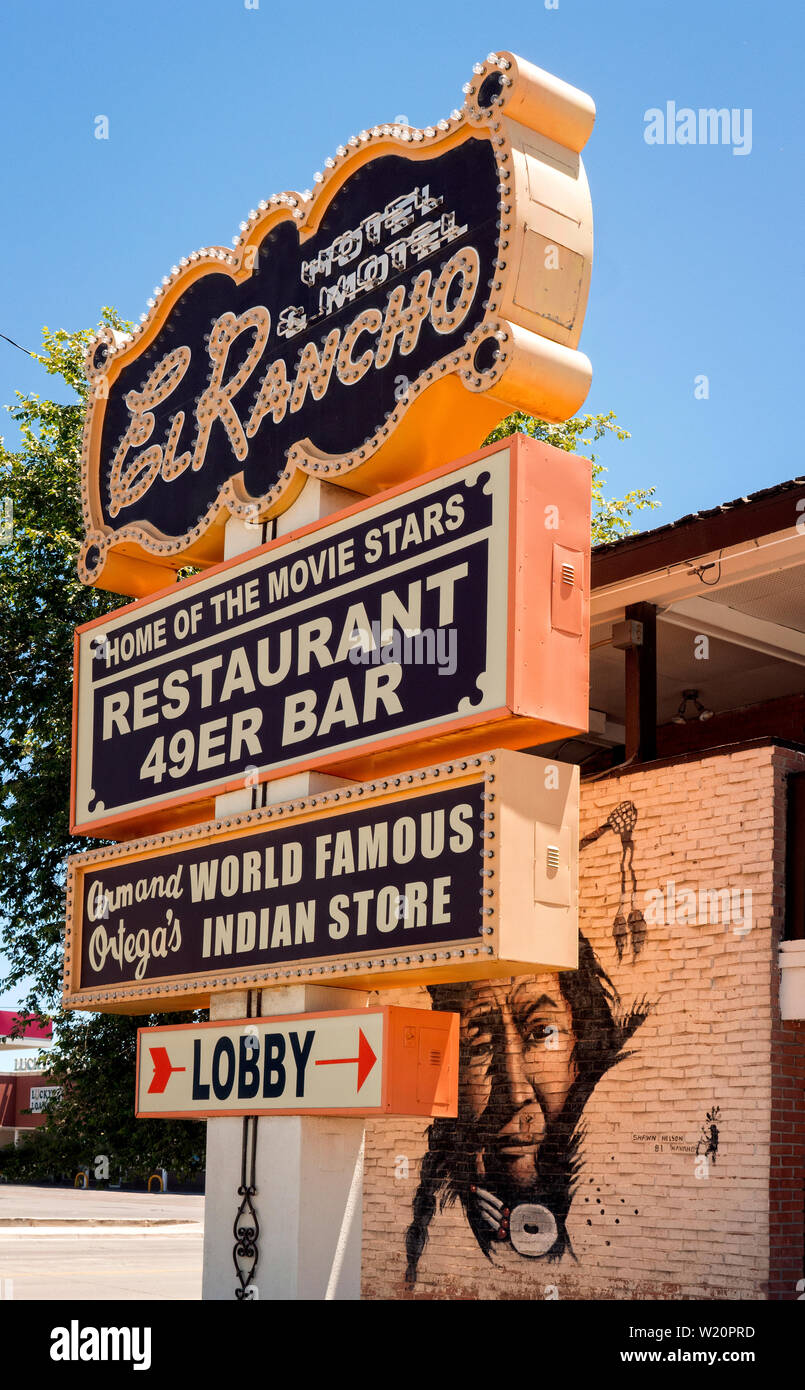Vintage Motel signes sur la Route 66 dans la région de Gallup Nouveau Mexique USa Banque D'Images