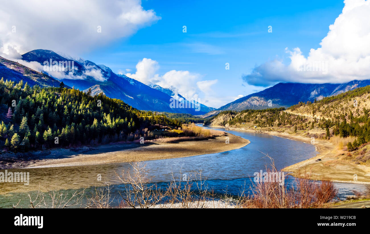 La confluence des rivières de l'migty la rivière Thompson et le fleuve Fraser à la ville de Lytton, Colombie-Britannique, Canada Banque D'Images