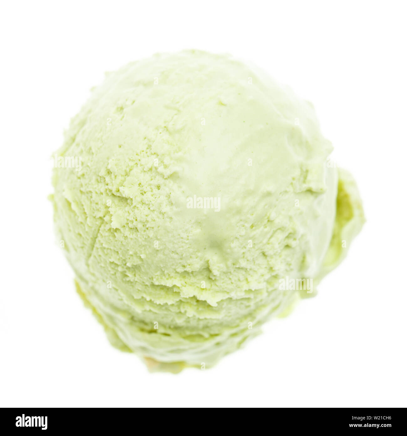 Vert unique Glace Pistache écope d'un point de vue sur fond blanc Banque D'Images