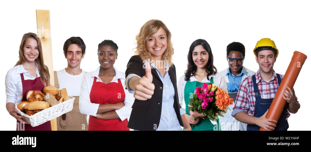 Happy female business stagiaire avec un groupe d'autres apprentis sur un fond blanc pour découper Banque D'Images