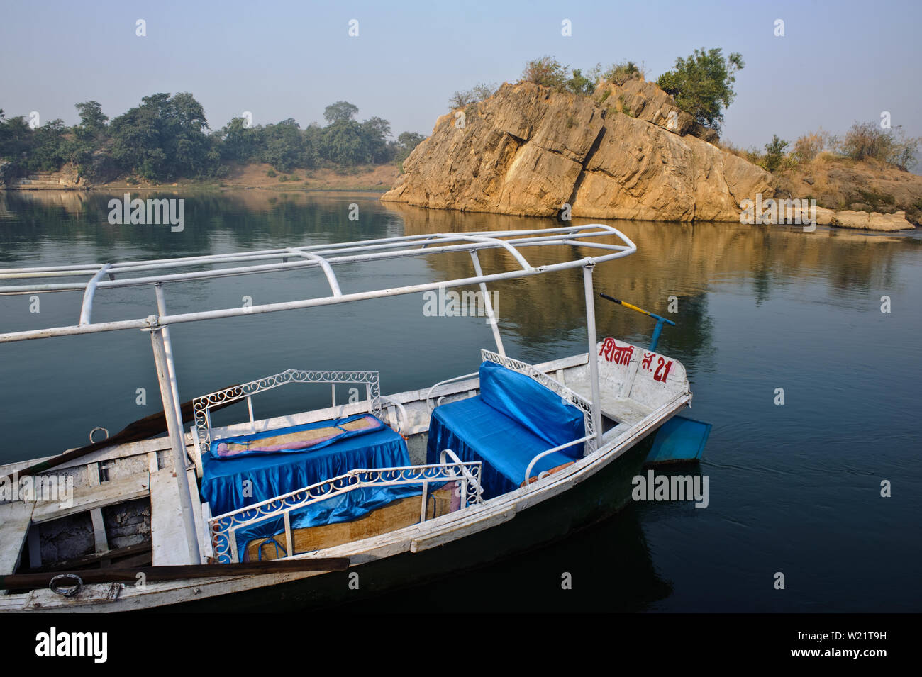 Voile pour les touristes à la Bhedaghat marble rocks (Inde) Banque D'Images