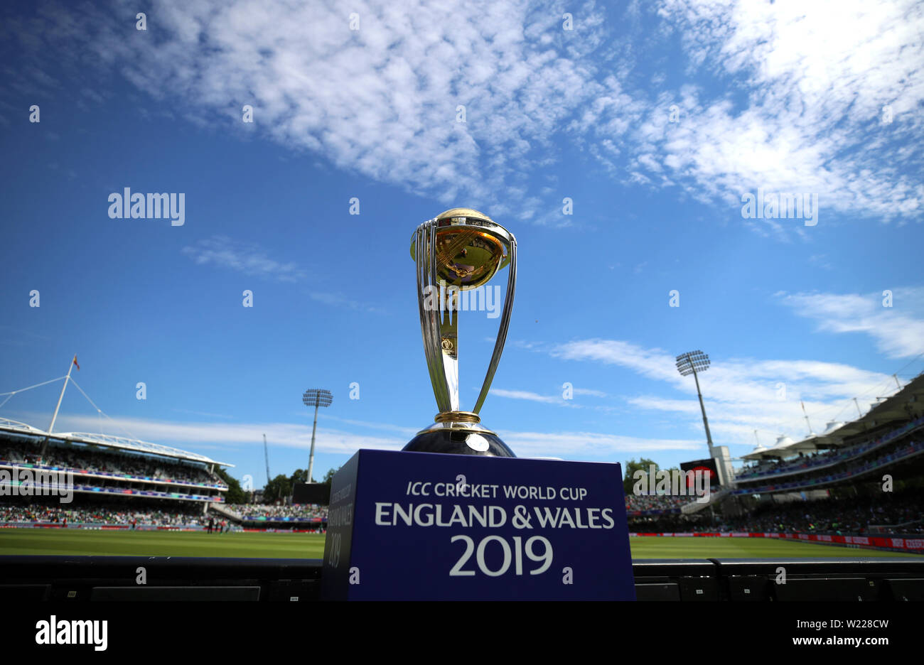 Vue générale du trophée de la coupe du monde de cricket de l'ICC exposé à Lord's, Londres. Banque D'Images