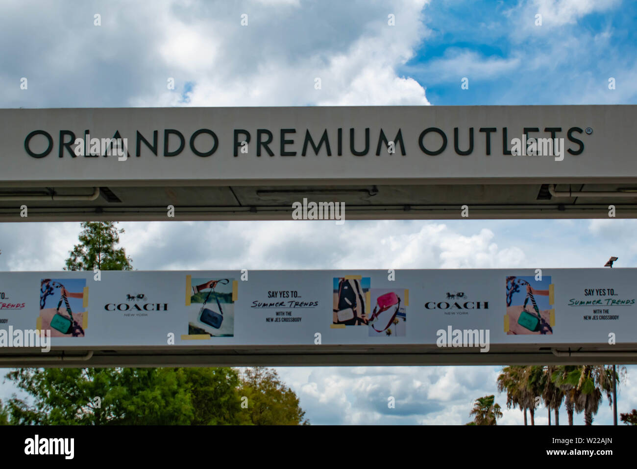 Orlando, Floride. Le 6 juin 2019 . Orlando Premium Outlets Vineland, un village de plein air d'inspiration méditerranéenne dans International Drive Area Banque D'Images