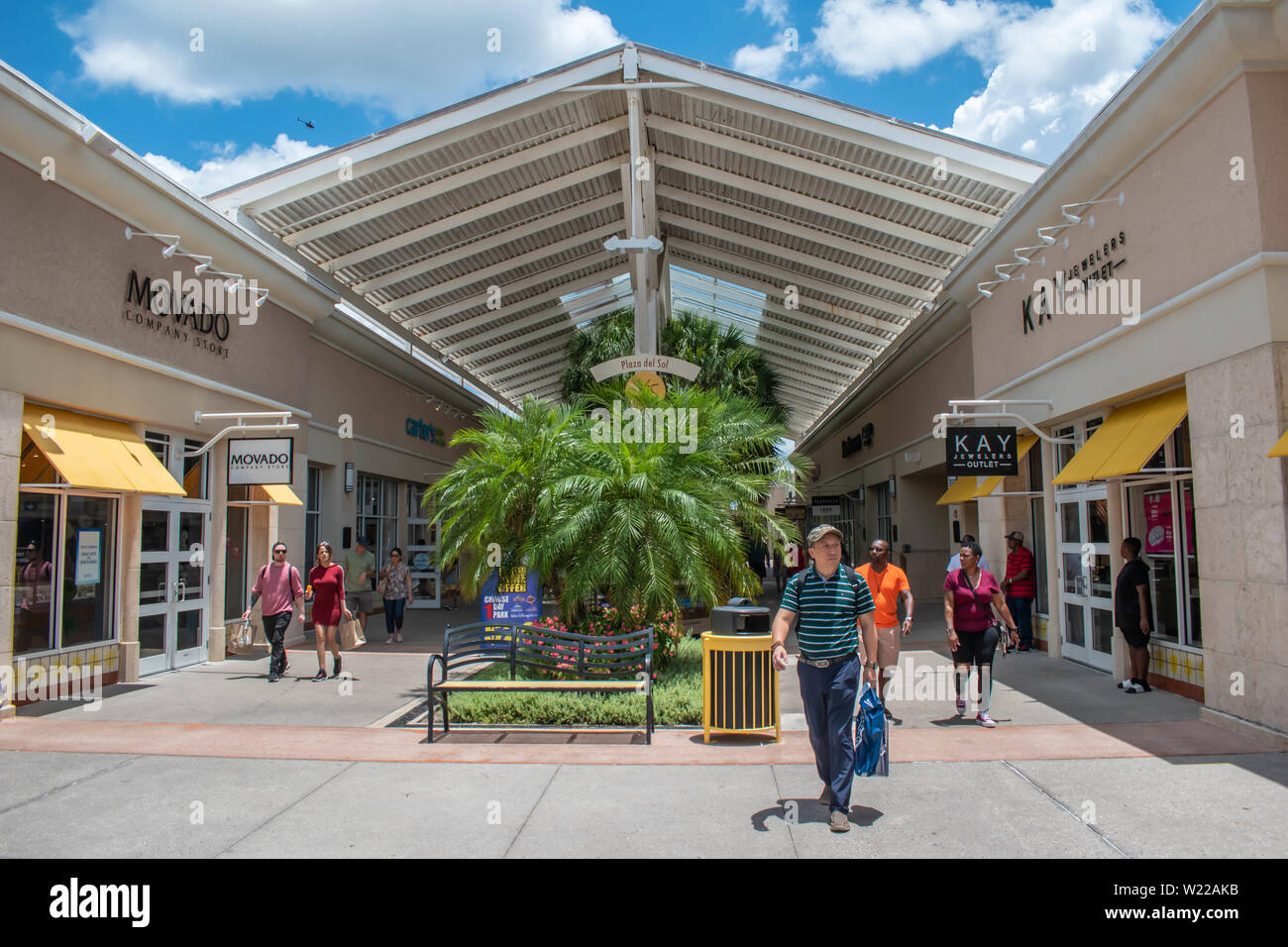 Orlando, Floride. Le 6 juin 2019 aux personnes bénéficiant d'une journée de shopping à Premium Outlet dans International Drive Area Banque D'Images
