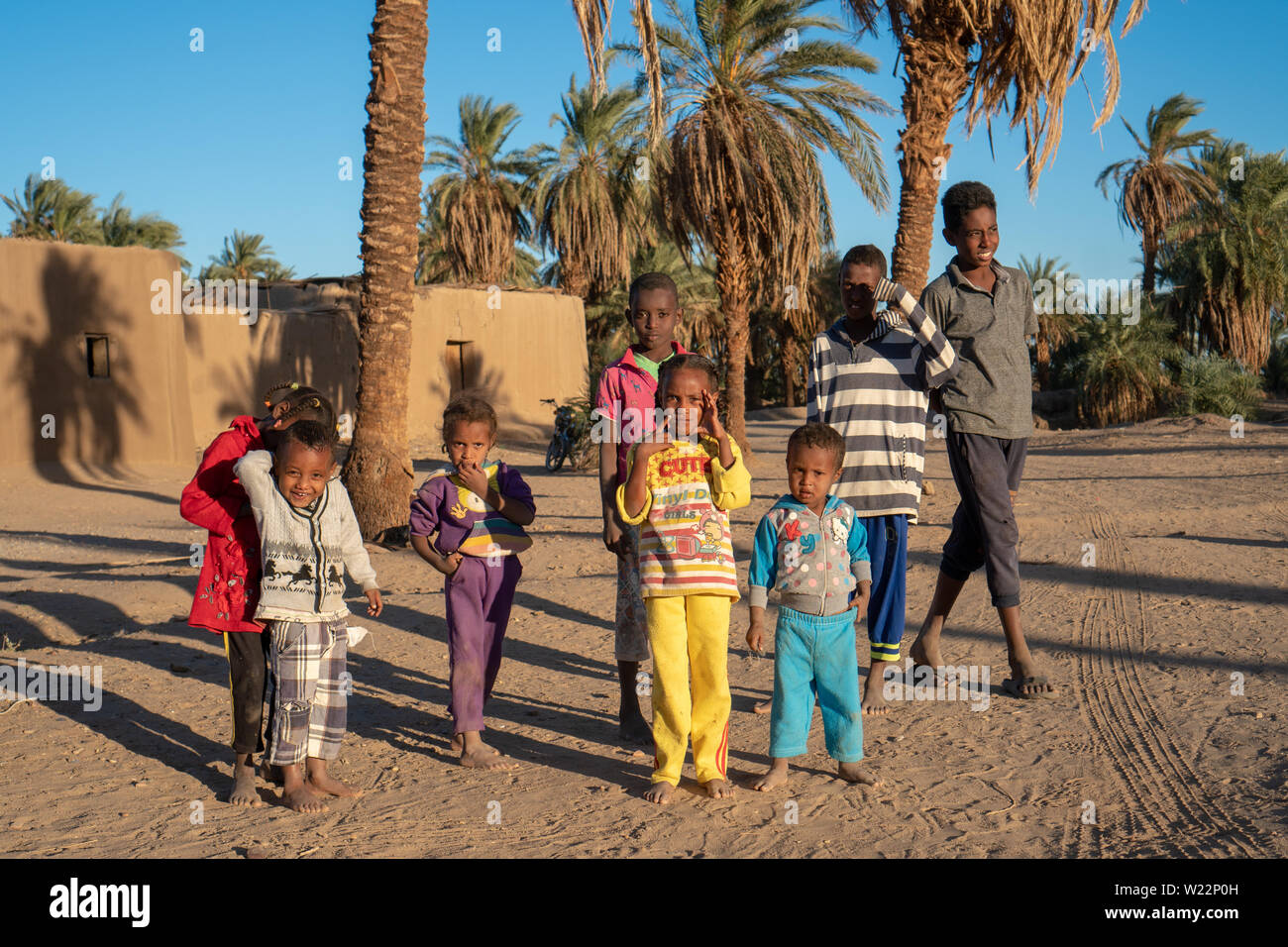 Les enfants nubiens dans un village du nord du Soudan, Nov 2018 Banque D'Images