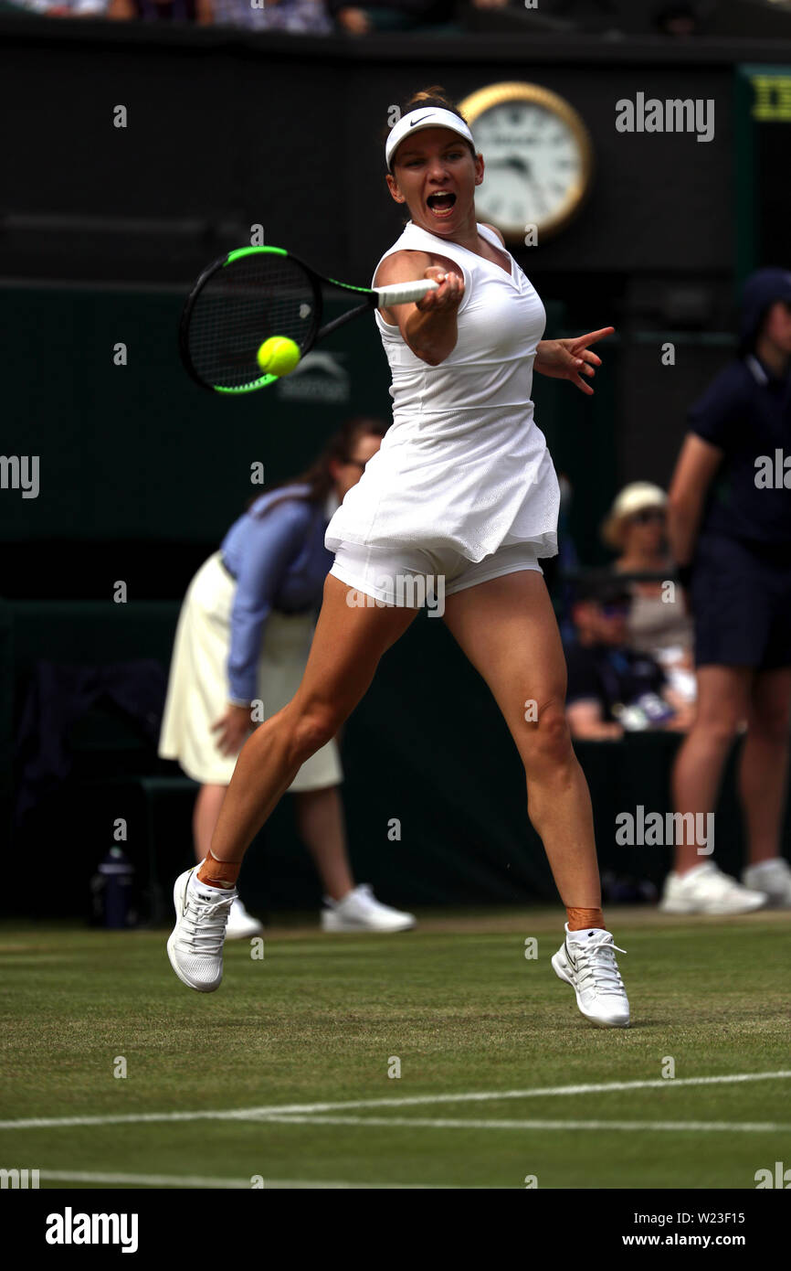 Londres, Royaume-Uni. 05 juillet, 2019. Wimbledon, 5 juillet 2019 - Au cours de son match : Simona contre Victoria Azarenka aujourd'hui à Wimbledon. A remporté le match : en 5 sets. Crédit : Adam Stoltman/Alamy Live News Banque D'Images