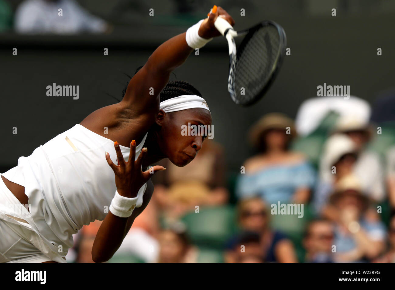 Londres, Royaume-Uni. 05 juillet, 2019. Wimbledon, 5 juillet 2019 - Cori Gauff en poste au cours de son troisième match contre Polono Herzog aujourd'hui à Wimbledon. Crédit : Adam Stoltman/Alamy Live News Banque D'Images Londres, Royaume-Uni. 05 juillet, 2019. Wimbledon, 5 juillet 2019 - Cori Gauff en poste au cours de son troisième match contre Polono Herzog aujourd'hui à Wimbledon. Crédit : Adam Stoltman/Alamy Live News Banque D'Images