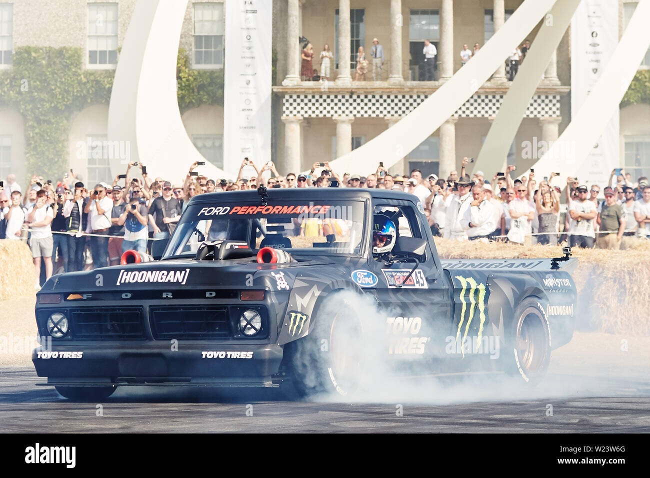 Goodwood, Chichester, West Sussex, UK. 5 juillet, 2019. Goodwood Festival of Speed ; Ford F150 &# x 2018;HOONITRUCK» ; Ken Block ; Beignes Credit : Action Plus Sport/Alamy Live News Banque D'Images