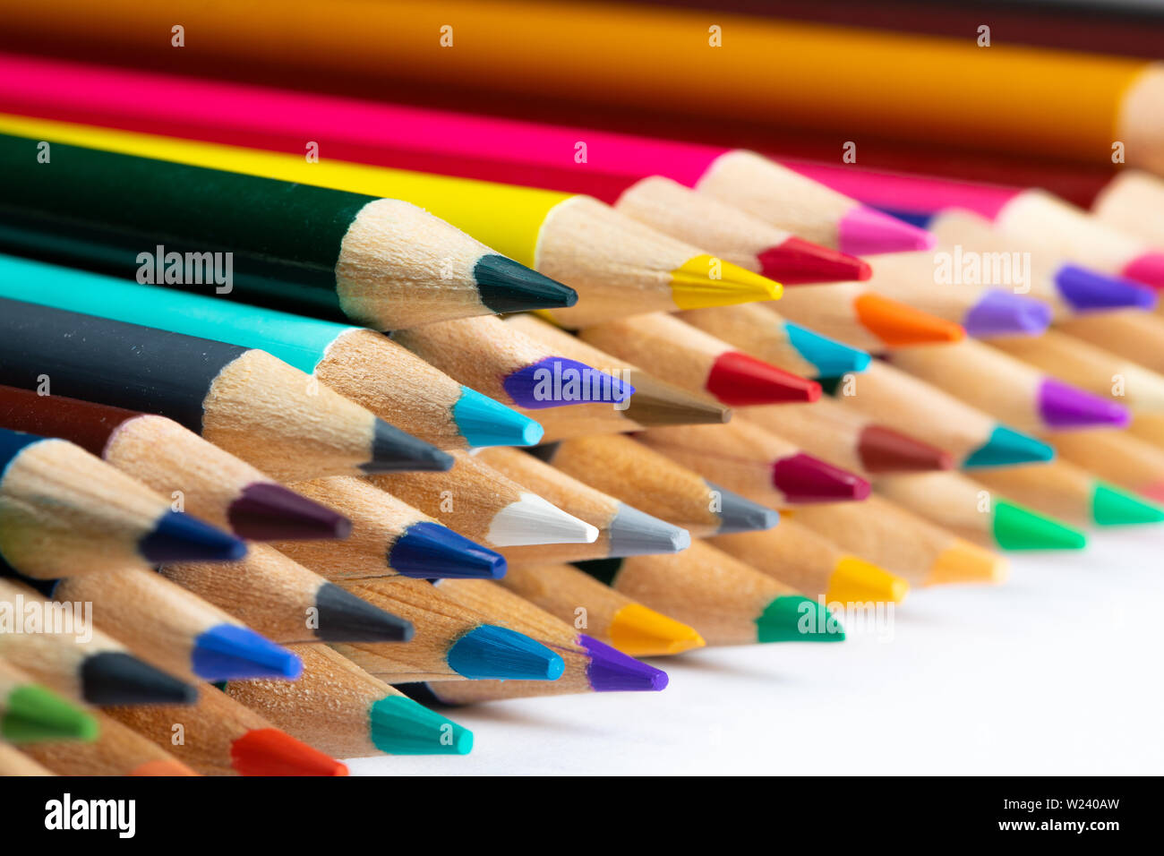 Un ensemble de crayons de couleur pour dessiner la macro photographie. Banque D'Images Un ensemble de crayons de couleur pour dessiner la macro photographie. Banque D'Images