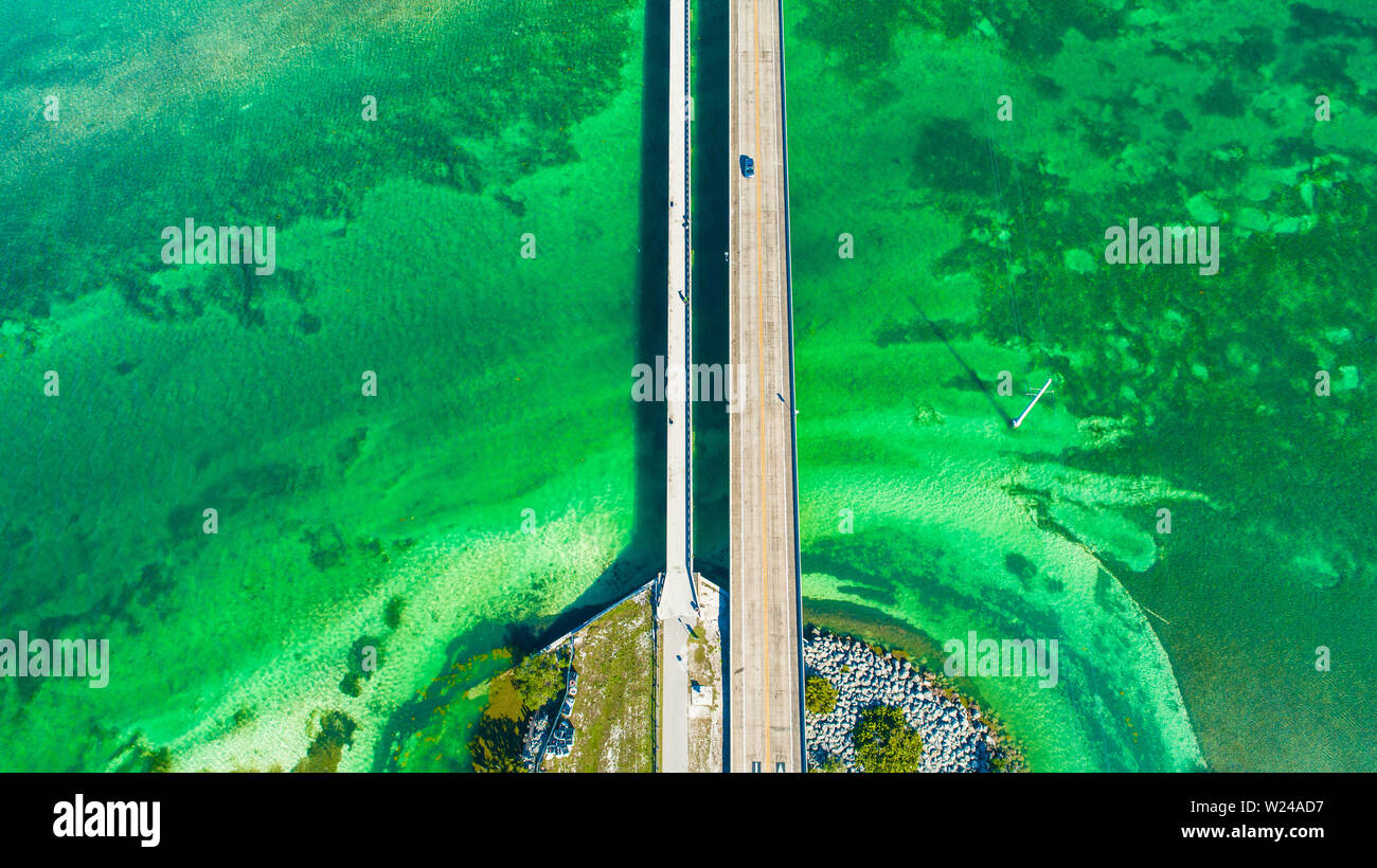 Seven Mile Bridge. La route sans fin, vue aérienne, Florida Keys. USA. Banque D'Images Seven Mile Bridge. La route sans fin, vue aérienne, Florida Keys. USA. Banque D'Images