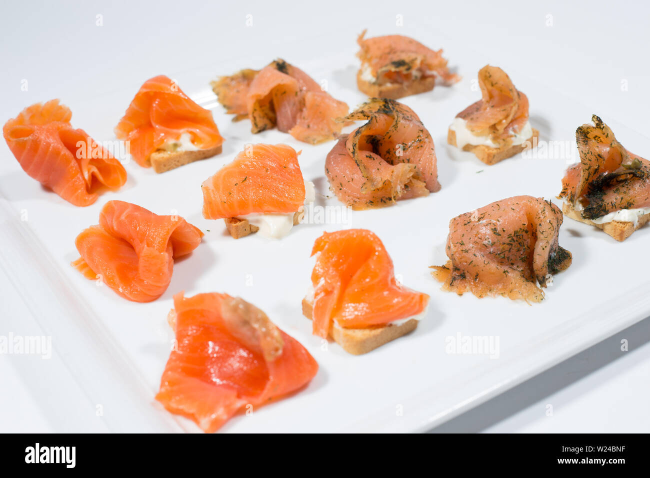 Tranches de filet de poisson du saumon Banque D'Images Tranches de filet de poisson du saumon Banque D'Images