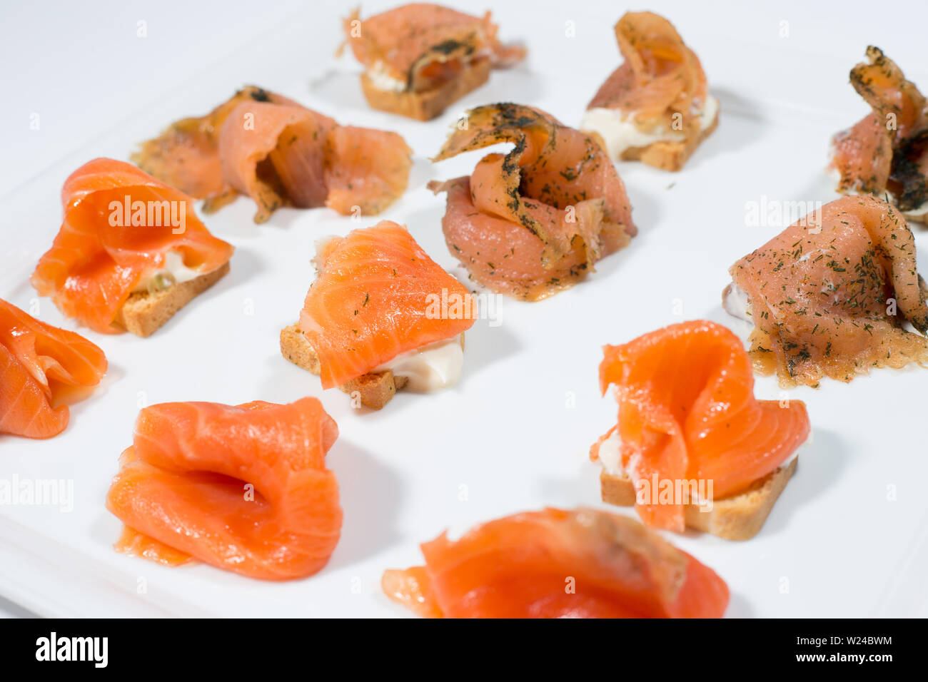 Tranches de filet de poisson du saumon Banque D'Images Tranches de filet de poisson du saumon Banque D'Images