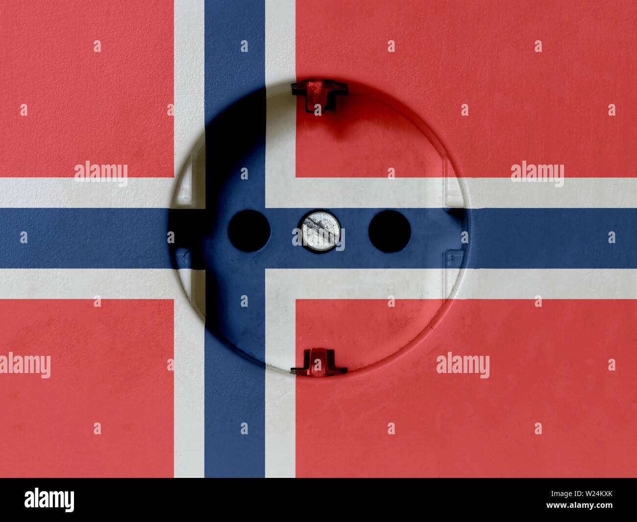 Concept de l'électricité sale : Prise de courant type F avec drapeau Norvège  Photo Stock - Alamy