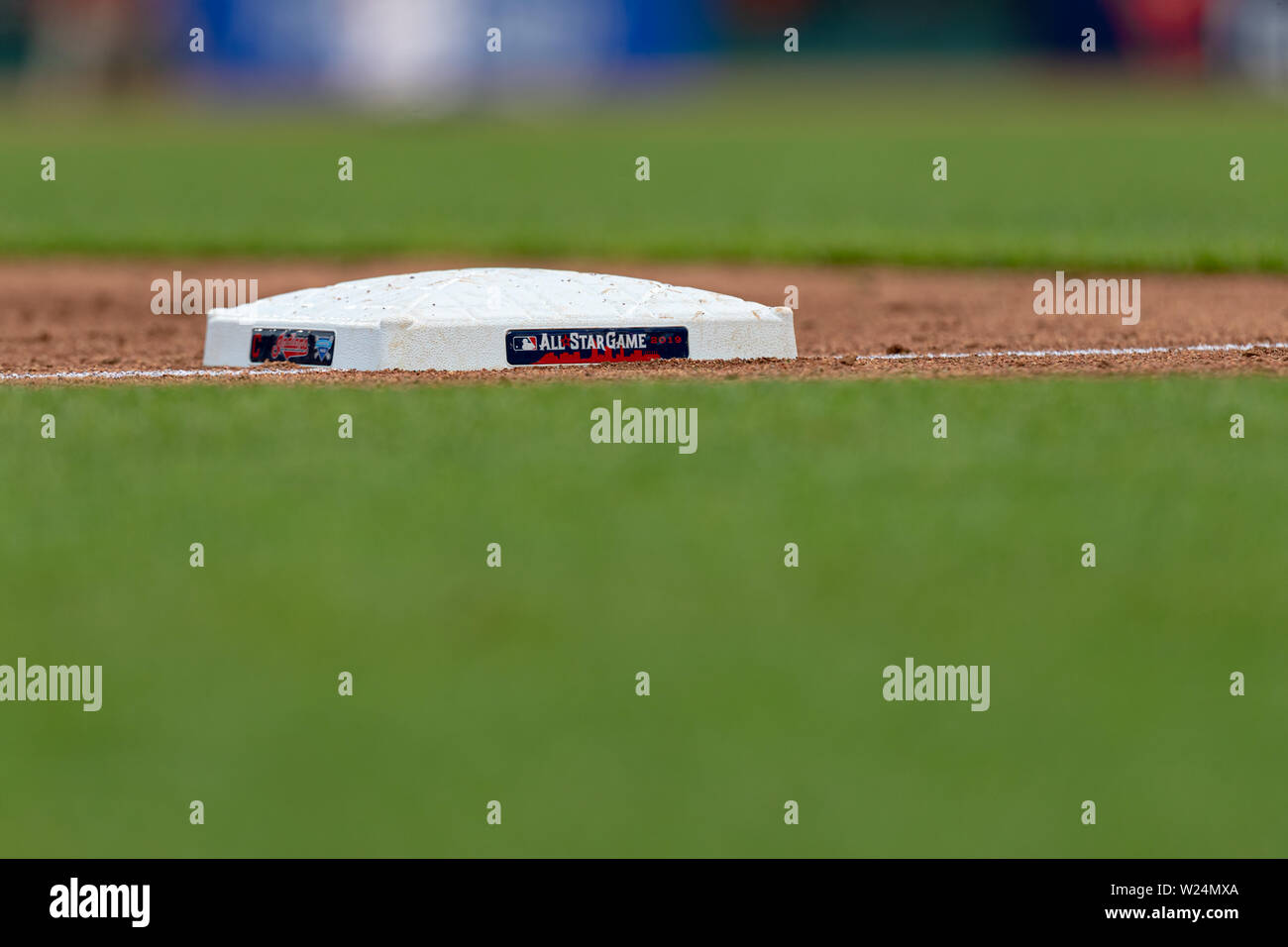 Cleveland, Ohio, USA. 16 mai, 2019. Une vue détaillée de la MLB All Star Game 2019 logo est visible sur la troisième base pendant un match entre les Orioles de Baltimore et les Indians de Cleveland le 16 mai 2019 au Progressive Field de Cleveland, OH. Adam Lacy/CSM/Alamy Live News Banque D'Images