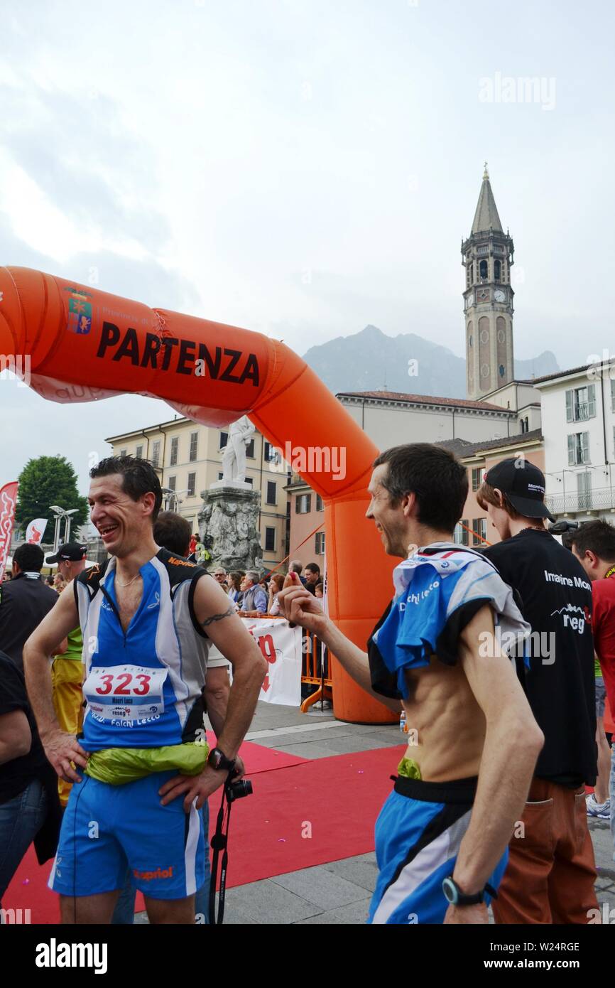 Lecco/Italie - 1 juin 2013 : Les sportifs sont arrivés à la finale de la 'Ville de Lecco - Resegone mountain' lancé mcs. Banque D'Images